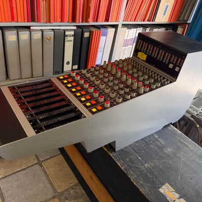 POLYGRAM (Deutsche Grammophon) 8 channel desk recapped! image 4