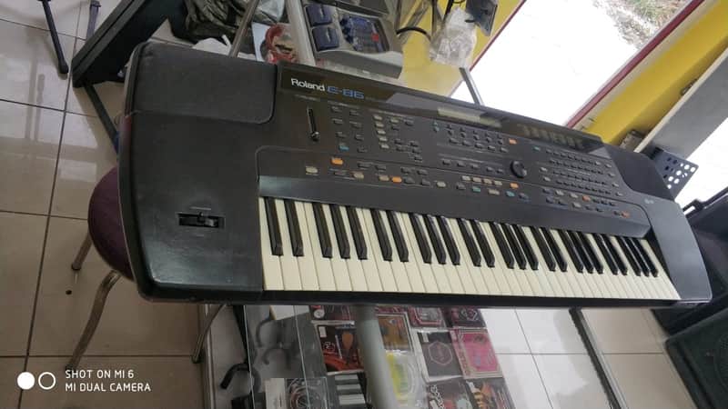 Roland E-86 Intelligent Synthesizer | Reverb