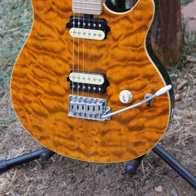 OLP MM1 Axis Amber Quilt Top Electric Guitar - EVH Eddie Van Halen