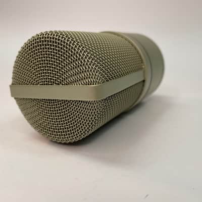 MXL 990 Large Diaphragm Condenser Microphone – w/ Shock Mount, Clip & Case – Clean image 8