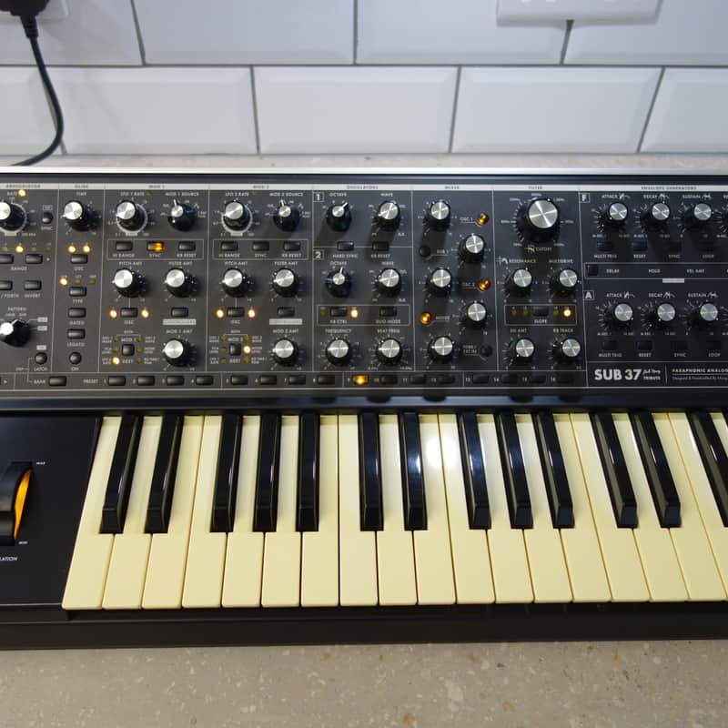 2016 Moog Sub 37 Tribute Black