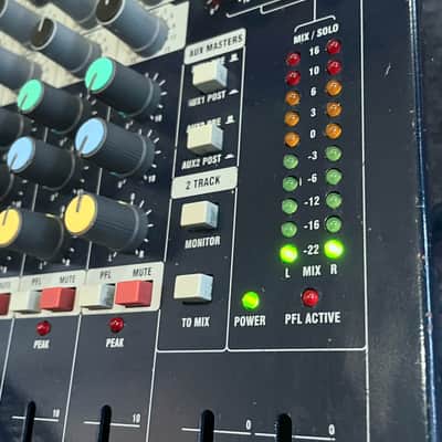 Soundcraft EPM12 12-Channel Mixer - Blue image 6