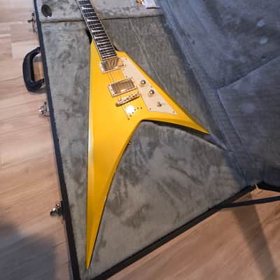 ESP LTD Kirk Hammett Signature korina KH-V - Metallic Gold MINT Metallica image 3