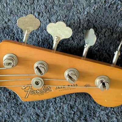 Fender Flea Artist Series Road Worn Signature Jazz Bass 2016 - Present - Shell Pink image 3