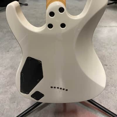 Mitchell MD200 - White - Includes Hardshell Case image 4