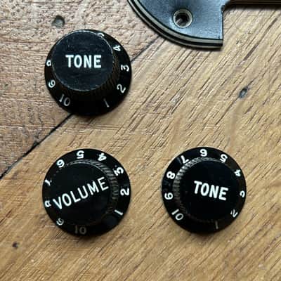 Stratocaster pick guard & knobs 1976 - Black image 4