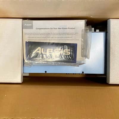 Alesis MultiMix 12R Rackmount 12-Channel Mixer 2000s - White/Silver image 5