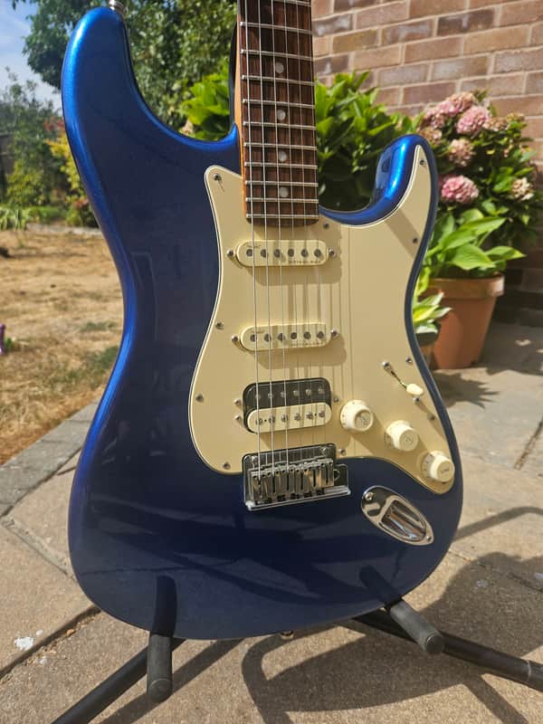 Fender American Ultra Stratocaster HSS with Rosewood Fretboard