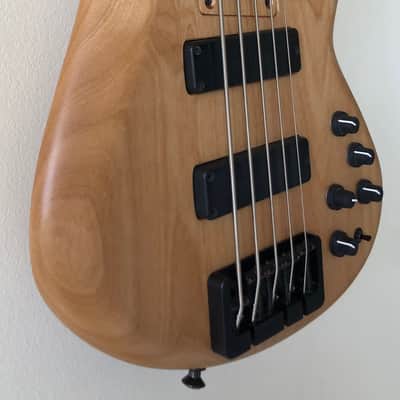 MTD USA 530-24  5-string short scale bass image 4