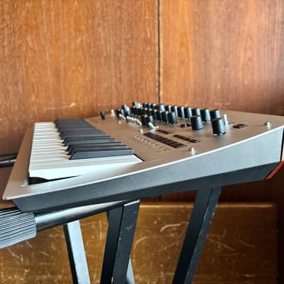 Korg Minilogue 4-Voice Polyphonic Analog Synthesizer w/ bag image 5