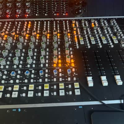 API 1608 16-Channel 8-Bus Recording Console (Loaded, 6 x 550A | Reverb