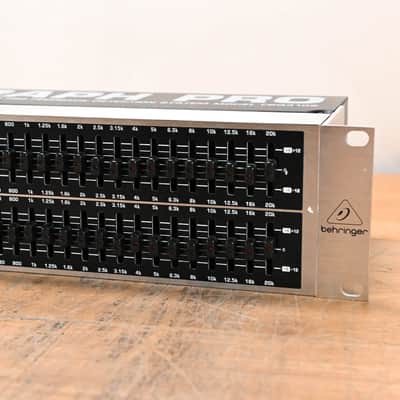 Behringer ULTRAGRAPH PRO FBQ3102 Dual 31-Band Graphic Equalizer CG01NNK image 3