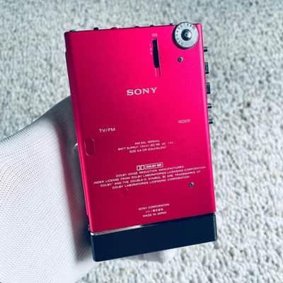 [RARE]Sony WM-F203 Walkman Cassette Player, Ultra Beautiful Red ! Running : ) image 7