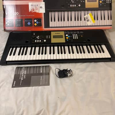 Yamaha YPT-220 Digital Keyboard WORKS w/Box, Manual, + Power Supply