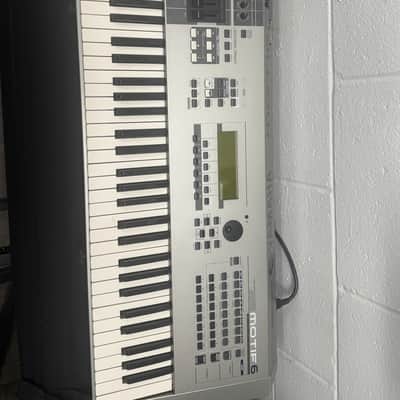 Yamaha Motif 6 Production Synthesizer 2000s - Gray