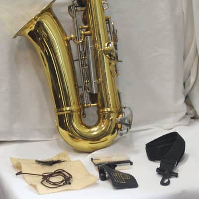 Conn 20M Alto Saxophone w/Case - Brass image 2