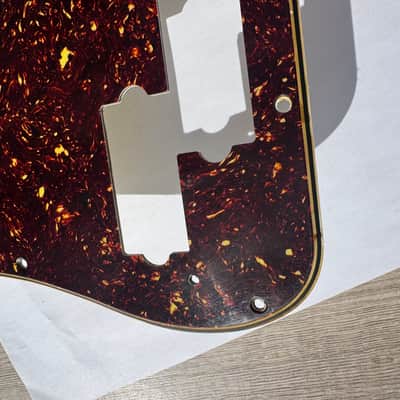 Vintage Fender Precision 60 thru 71  Tortoise USA avri 62 60’s pickguard USA image 3