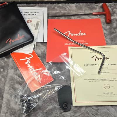 American Ultra Stratocaster®, Rosewood Fingerboard, Ultraburst with case image 9