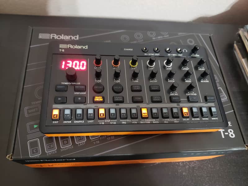 Roland T-8 AIRA Compact Beat Machine 2022 - Present - Black image 1