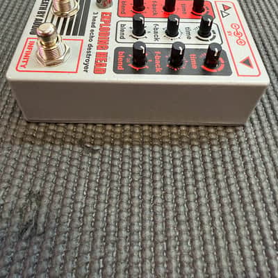 Death By Audio Exploding Head 2022 - Grey / Red image 5