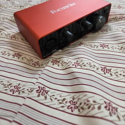 Focusrite Scarlett Solo 3rd Gen USB Audio Interface 2019 - Present - Red / Black image 2