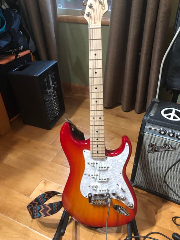 G&L USA Comanche 1/4 sawn Maple Neck 2016 Honeyburst image 1