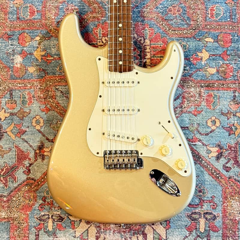 1997 Fender American Vintage '62 Stratocaster - Shoreline Gold image 1