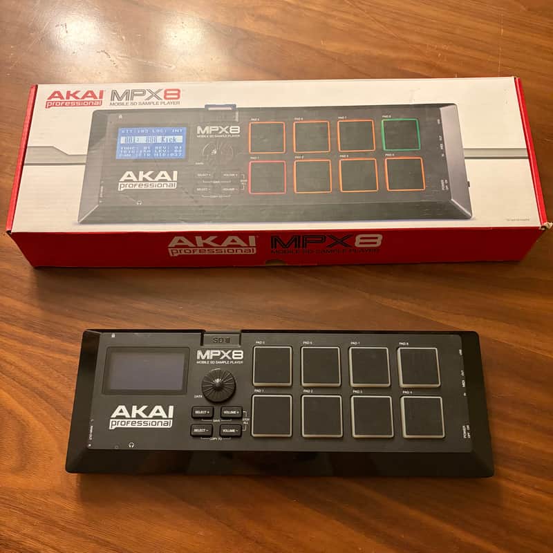 Akai MPX8 SD 2013 - Present - Black image 1