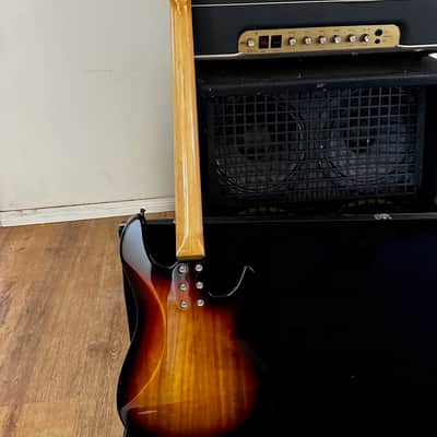 G&L LB-100 USA Bass – Left-Handed – Flame Sunburst + OHSC – Excellent 💲**$1,000** Used – Excellent image 2