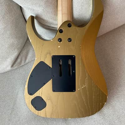 Ibanez Prestige RG657AHM-GDF 2018 - Gold Flat image 6