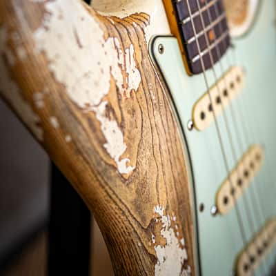1963 Namm Fender Stratocaster Custom Shop Limited Edition Vintage White Heavy heavy relic image 4