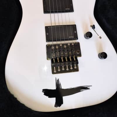 ESP LTD M-1000  Snow White image 2