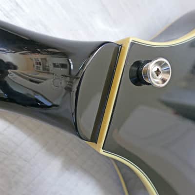 Rare Discontinued 2008 Duesenberg DVB Violin Bass image 5