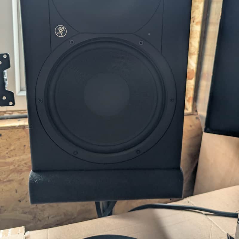 2016 – 2019 Mackie XR824 8″ Active Studio Monitors (Pair) Black
