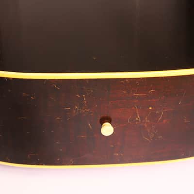 Gibson J-45 "Banner Logo" 1944 with maple back and sides - war years, character and the unmistakable Gibson slope-shoulder sound image 10