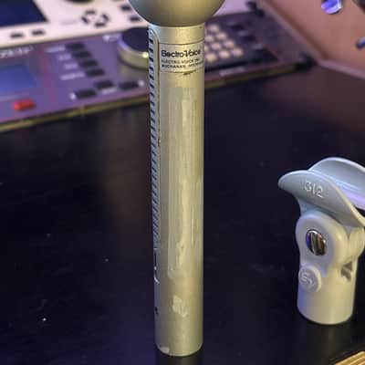 Refurbished Electro-Voice RE15 Supercarioid Dynamic Microphone MIC image 6