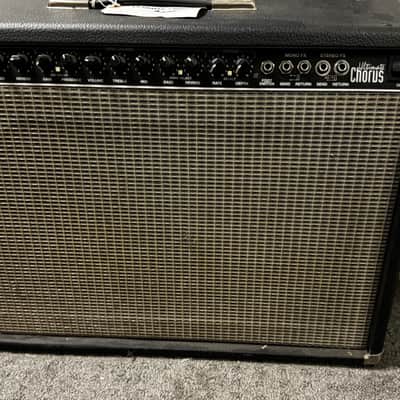 Fender Ultimate Chorus 2x12” Stereo Combo Amp – 2x65W Solid State Powerhouse! image 1
