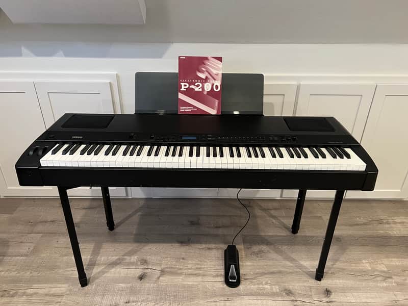 Yamaha P-200 w/ road case and stand | Reverb Canada