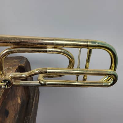 Signature 2000 Custom Series F-Attachment Trombone Brass Just serviced , no case image 5