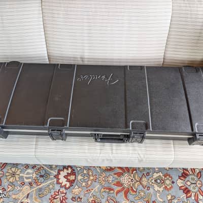 Fender Deluxe Molded TSA Bass Case - Used image 4