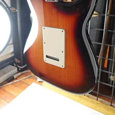 Fender Player Series Stratocaster 2022 - Sunburst - LEFTY image 10