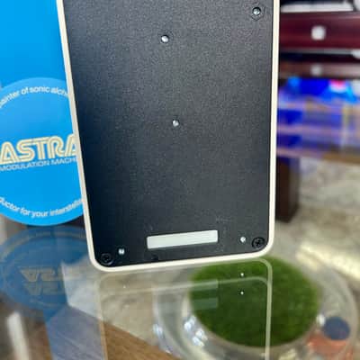 Universal Audio Astra Modulation Machine image 3