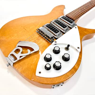 Rickenbacker 320 MapleGlo 1981 image 4