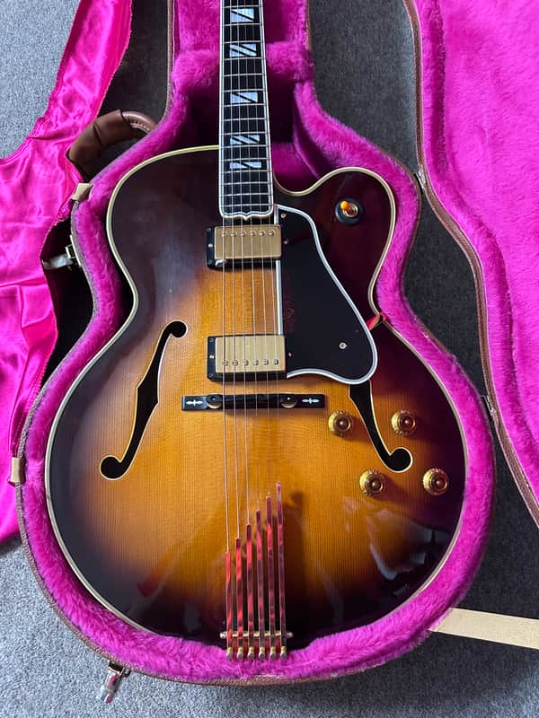 Gibson Custom Historic Super V CES 1986 - 1993 - Sunburst image 1
