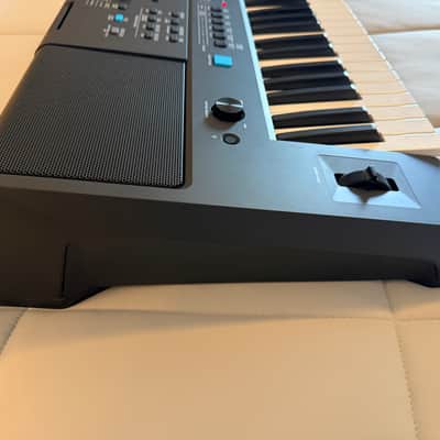 Yamaha PSR-E473 61 Key Portable Keyboard | Includes Soft Case image 4