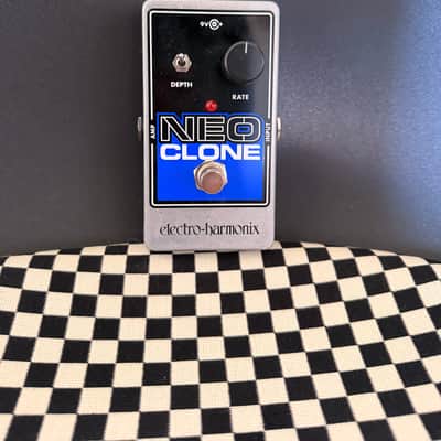 Electro-Harmonix Neo Clone Analog Chorus 2010 - Present - Black / Blue image 1