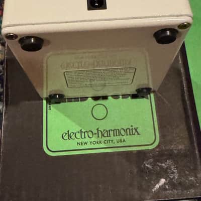 Electro-Harmonix Deluxe Electric Mistress XO Analog Flanger 2015 - 2023 - Black / Green image 6
