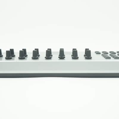 [SALE Ends June 17] EVOLUTION UC-16 U-Control Hardware USB MIDI Controller w/ 100-240V PSU image 4