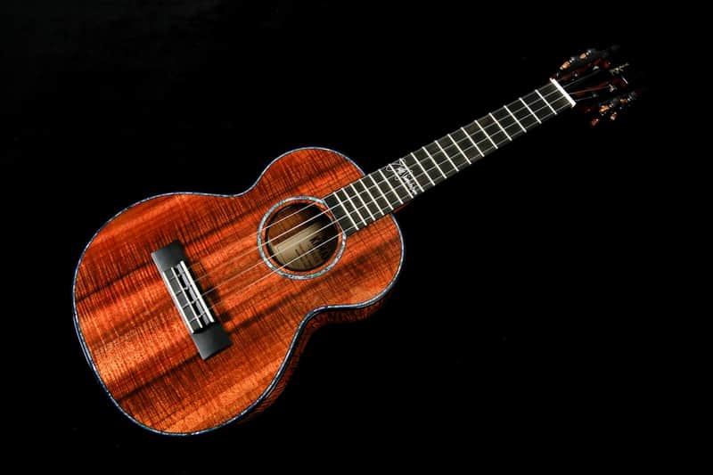 Kamaka Tenor Ukulele