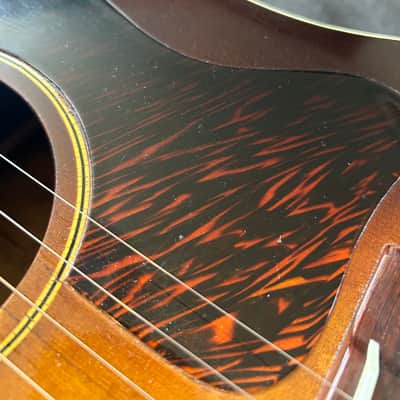 Gibson Jumbo 1934 (first year) - Burst image 1